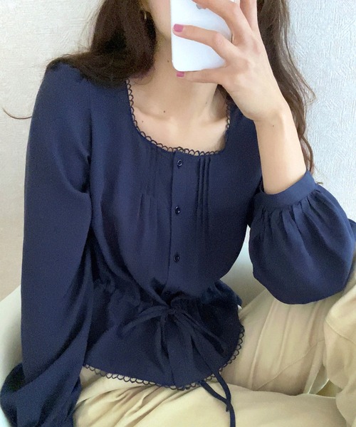 LAUIR（ラウアー）の「ウエストギャザーブラウス（シャツ/ブラウス・レディース・ネイビー/アイボリー/ブラック・MEDIUM/LARGE）」の13枚目の写真