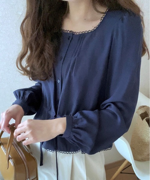 LAUIR（ラウアー）の「ウエストギャザーブラウス（シャツ/ブラウス・レディース・ネイビー/アイボリー/ブラック・MEDIUM/LARGE）」の14枚目の写真