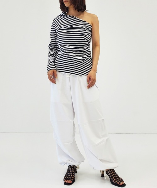 Cabana(カバナ)の「【Cabana/カバナ】Jane/ワンショルダートップス(Tシャツ/カットソー・レディース・ホワイト/カーキ・FREE)」の3枚目の写真