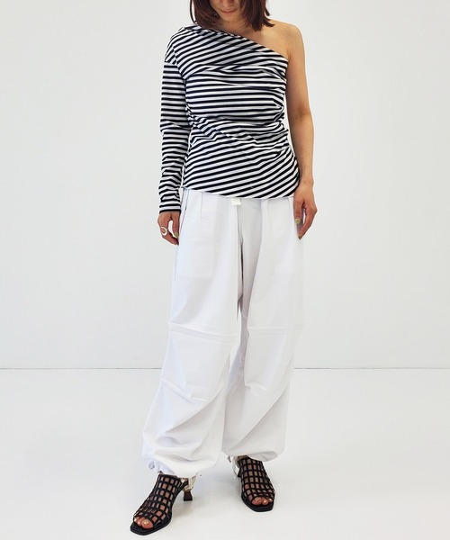 Cabana(カバナ)の「【Cabana/カバナ】Jane/ワンショルダートップス(Tシャツ/カットソー・レディース・ホワイト/カーキ・FREE)」の6枚目の写真