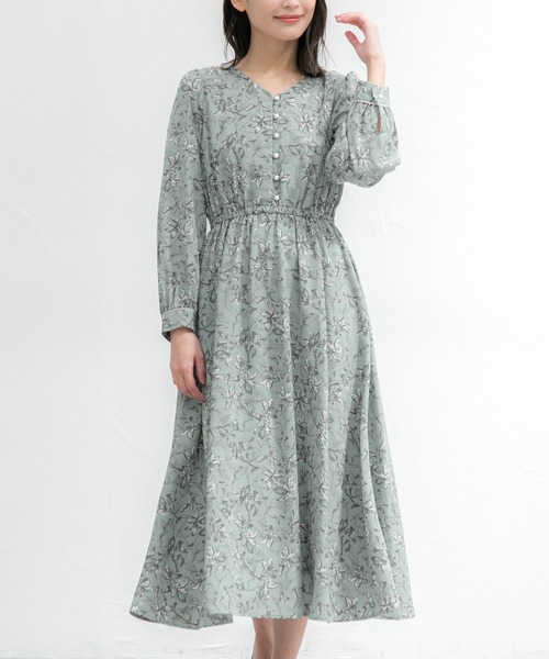 Honeys（ハニーズ）の「パール釦使いワンピース（ワンピース・レディース・ブラック/ブルー系その他/ピンク系その他/グリーン系その他/ホワイト系その他/ブルー系その他2・M/L/LL/S）」の4枚目の写真