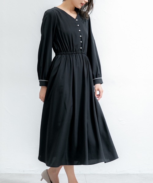 Honeys（ハニーズ）の「パール釦使いワンピース（ワンピース・レディース・ブラック/ブルー系その他/ピンク系その他/グリーン系その他/ホワイト系その他/ブルー系その他2・M/L/LL/S）」の3枚目の写真