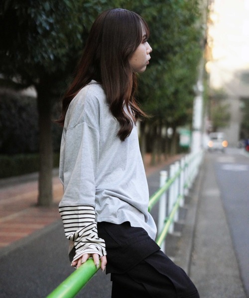 AVIREX（アヴィレックス）の「≪WEB&DEPOT限定≫SLEEVE BORDER COMBI L/S T-SHIRT/ スリーブボーダーコンビTシャツ（Tシャツ/カットソー・レディース・グリーン/グレー・F）」の4枚目の写真