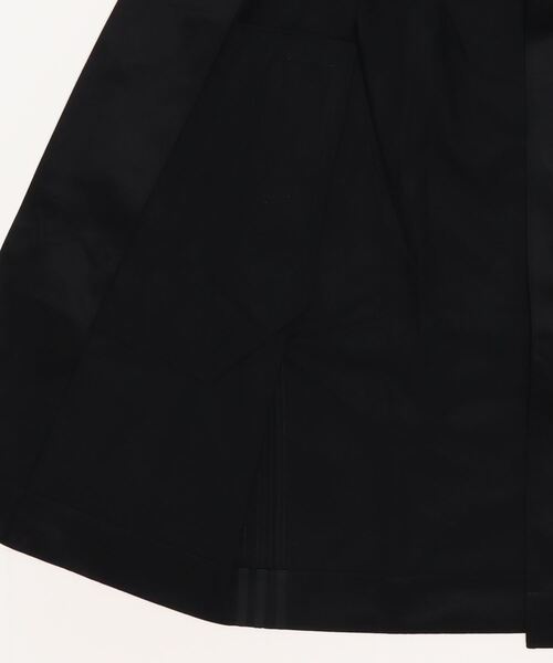 adidas（アディダス）の「BLUE VERSION エッセンシャルズ ジャケット / アディダスオリジナルス（トレンチコート・メンズ・ブラック/ブルー・XX-LARGE/X-LARGE/MEDIUM）」の11枚目の写真