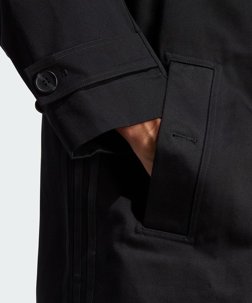 adidas（アディダス）の「BLUE VERSION エッセンシャルズ ジャケット / アディダスオリジナルス（トレンチコート・メンズ・ブラック/ブルー・XX-LARGE/X-LARGE/MEDIUM）」の7枚目の写真