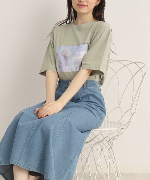 SHOO・LA・RUE（シューラルー）の「◆【プチプラ/コットン100%】選べるプリント バリエーション！垢抜け半袖Tシャツ（Tシャツ/カットソー・レディース・ゴールド系その他/チャコール/オレンジ系その他5/ホワイト系8/ホワイト系9/黄緑系/ブルー系/ホワイト系6/ブラック系3/パープル系5/ブラック系4/オフホワイト・03/04/02）」の9枚目の写真