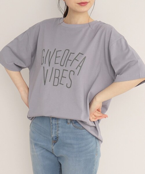 SHOO・LA・RUE（シューラルー）の「◆【プチプラ/コットン100%】選べるプリント バリエーション！垢抜け半袖Tシャツ（Tシャツ/カットソー・レディース・ゴールド系その他/チャコール/オレンジ系その他5/ホワイト系8/ホワイト系9/黄緑系/ブルー系/ホワイト系6/ブラック系3/パープル系5/ブラック系4/オフホワイト・03/04/02）」の11枚目の写真