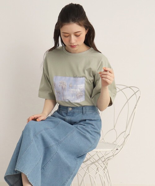 SHOO・LA・RUE（シューラルー）の「◆【プチプラ/コットン100%】選べるプリント バリエーション！垢抜け半袖Tシャツ（Tシャツ/カットソー・レディース・ゴールド系その他/チャコール/オレンジ系その他5/ホワイト系8/ホワイト系9/黄緑系/ブルー系/ホワイト系6/ブラック系3/パープル系5/ブラック系4/オフホワイト・03/04/02）」の20枚目の写真