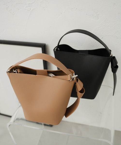 Ambre Ciel(アンブルシエル)の「ポーチ付きショルダーバック/【WEB/EC限定商品】(ショルダーバッグ・レディース・ブラック/モカ・FREE)」の1枚目の写真