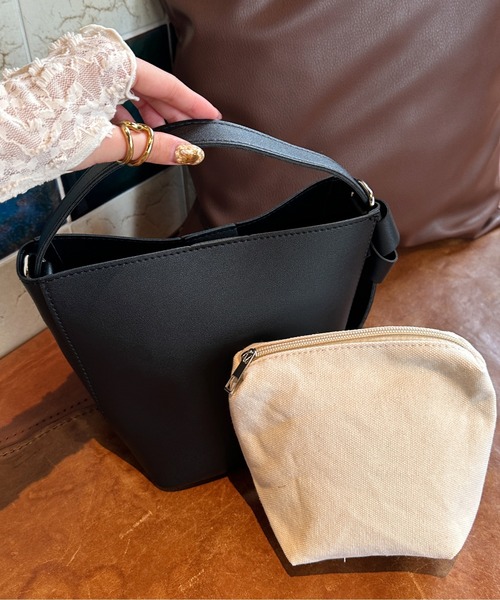 Ambre Ciel(アンブルシエル)の「ポーチ付きショルダーバック/【WEB/EC限定商品】(ショルダーバッグ・レディース・ブラック/モカ・FREE)」の11枚目の写真
