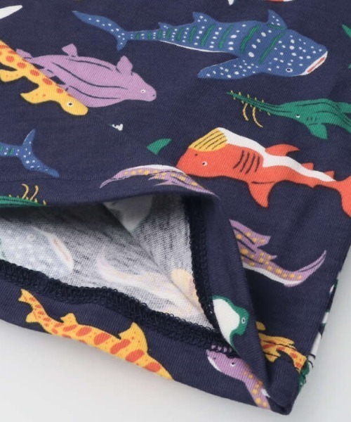 Moujonjon（ムージョンジョン）の「サメ総柄半袖Ｔシャツ（Tシャツ/カットソー・キッズ・イエロー/ネイビー・90/120/100/80/110）」の5枚目の写真