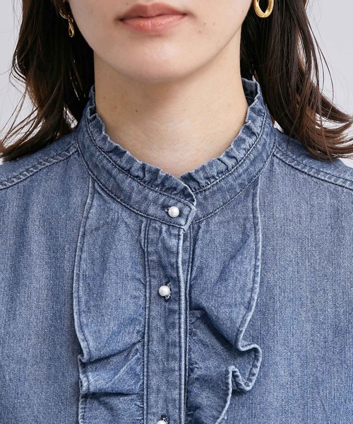 ROPE'（ロペ）の「【雑誌掲載】【洗える】サステナブルデニムラッフルブラウス/セットアップ対応（シャツ/ブラウス・レディース・ブルー系その他4・38）」の10枚目の写真