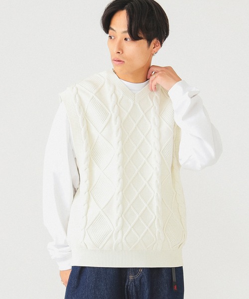 BEAMS（ビームス）の「BEAMS / 5ゲージ フィッシャーマン ニットベスト（ベスト・メンズ・ナチュラル/ネイビー・SMALL/MEDIUM/LARGE/X-LARGE）」の2枚目の写真