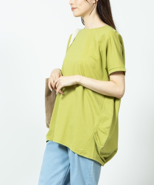 NAVY（ネイビー）の「SARARI 冷感サイドタック無地半袖Tシャツ（Tシャツ/カットソー・レディース・グレー/グリーン/ホワイト/グレイッシュベージュ/ブラック・フリー）」の5枚目の写真