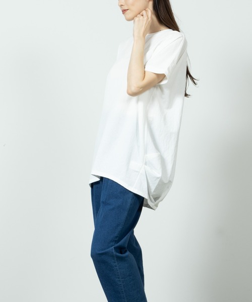 NAVY（ネイビー）の「SARARI 冷感サイドタック無地半袖Tシャツ（Tシャツ/カットソー・レディース・グレー/グリーン/ホワイト/グレイッシュベージュ/ブラック・フリー）」の7枚目の写真