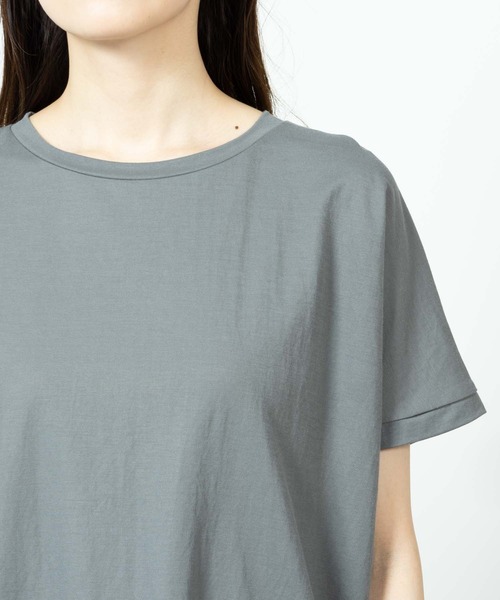 NAVY（ネイビー）の「SARARI 冷感サイドタック無地半袖Tシャツ（Tシャツ/カットソー・レディース・グレー/グリーン/ホワイト/グレイッシュベージュ/ブラック・フリー）」の16枚目の写真