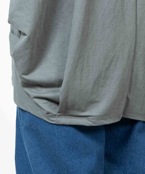 NAVY（ネイビー）の「SARARI 冷感サイドタック無地半袖Tシャツ（Tシャツ/カットソー・レディース・グレー/グリーン/ホワイト/グレイッシュベージュ/ブラック・フリー）」の15枚目の写真