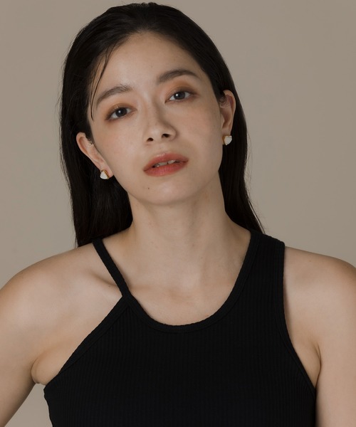 VATSURICA（バツリカ）の「〈VATSURICA〉金属アレルギー対応 / サージカルステンレス / ミニ ハート ピアス（ピアス（両耳用）・レディース・ホワイト/レッド・FREE）」の4枚目の写真