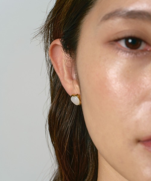 VATSURICA（バツリカ）の「〈VATSURICA〉金属アレルギー対応 / サージカルステンレス / ミニ ハート ピアス（ピアス（両耳用）・レディース・ホワイト/レッド・FREE）」の7枚目の写真