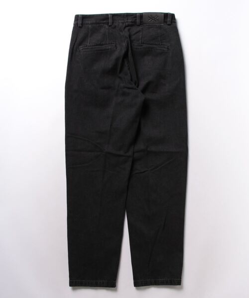 BENETTON (UNITED COLORS OF BENETTON)（ベネトンユナイテッドカラーズオブベネトン）の「テーパードデニムパンツ（デニムパンツ・メンズ・ブラック・48/46/50/44）」の2枚目の写真