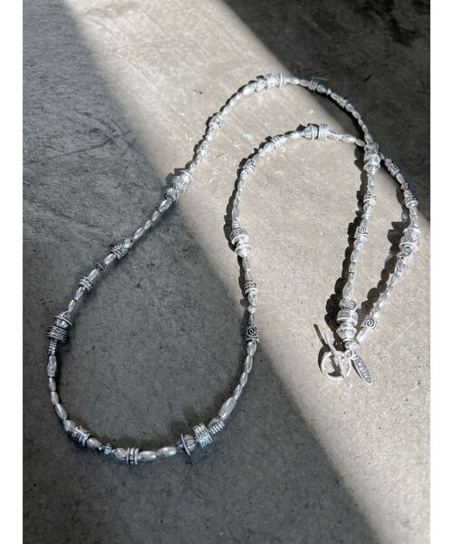 Ungrid（アングリッド）の「ミックスモチーフロングネックレス（ネックレス・レディース・シルバー・FREE）」の4枚目の写真