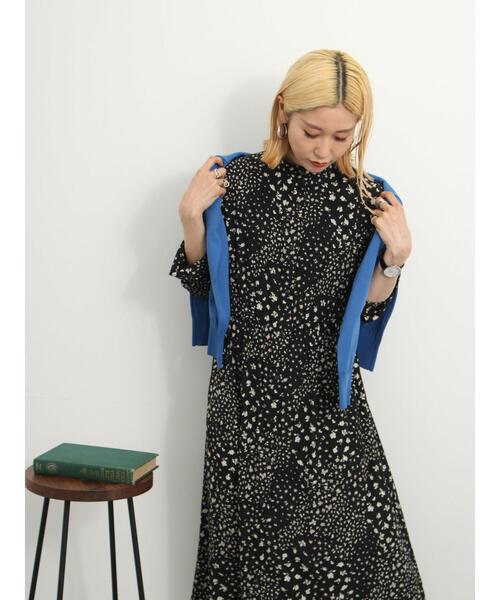 Samansa Mos2 blue（サマンサモスモスブルー）の「花柄シャツワンピース（ワンピース・レディース・ネイビー/ベージュ/ブラック・F）」の5枚目の写真