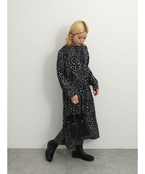 Samansa Mos2 blue（サマンサモスモスブルー）の「花柄シャツワンピース（ワンピース・レディース・ネイビー/ベージュ/ブラック・F）」の13枚目の写真