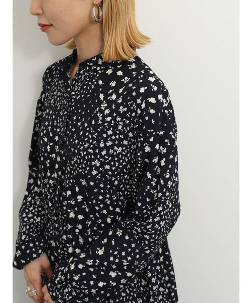 Samansa Mos2 blue（サマンサモスモスブルー）の「花柄シャツワンピース（ワンピース・レディース・ネイビー/ベージュ/ブラック・F）」の14枚目の写真