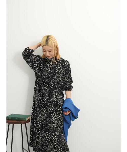 Samansa Mos2 blue（サマンサモスモスブルー）の「花柄シャツワンピース（ワンピース・レディース・ネイビー/ベージュ/ブラック・F）」の19枚目の写真