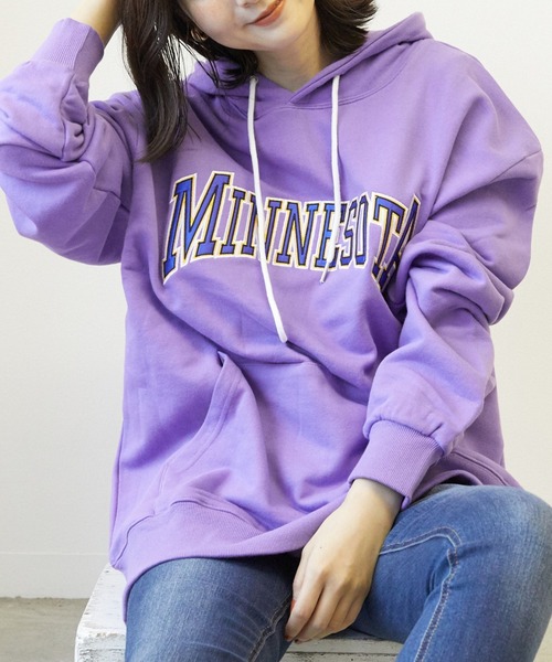 almo(アルモ)の「【CHICHI】PARAMUS MINNESOTA LOGO / パラマス ミネソタ アーチロゴ 配色刺繍 パーカー(BEY)(Tシャツ/カットソー・レディース・ブラック/オートミール/バイオレット/グリーン・FREE)」の9枚目の写真
