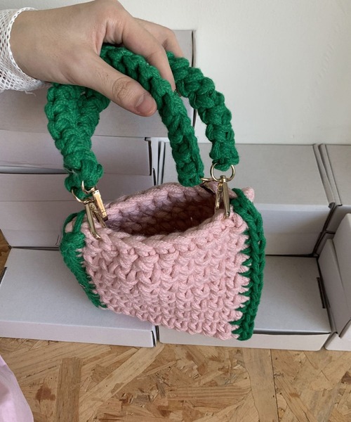 LYEON（リヨン）の「ハンドニットミニバッグ/ニットトートバッグ（トートバッグ・レディース・ブルー/ピンク/オフホワイト/ブラック・FREE）」の7枚目の写真