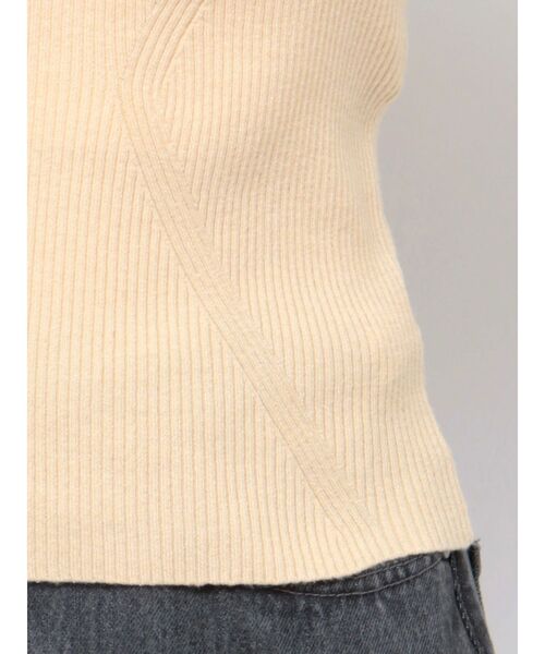 LAGUNAMOON(ラグナムーン)の「バッククロスロングスリーブニットプルオーバー(ニット/セーター・レディース・アイボリー/ブラック/ミント・FREE)」の17枚目の写真