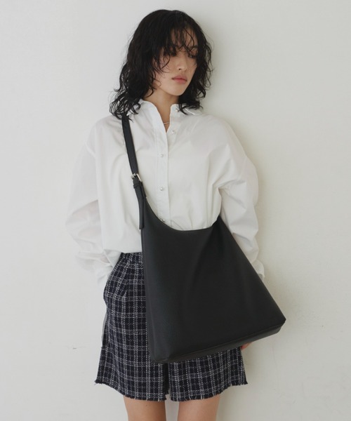 Aunt Marie's(アントマリーズ)の「ワンハンドルスクエアショルダー/トートバッグ(ショルダーバッグ・レディース・ピンク/アイボリー/ブラック・FREE)」の17枚目の写真