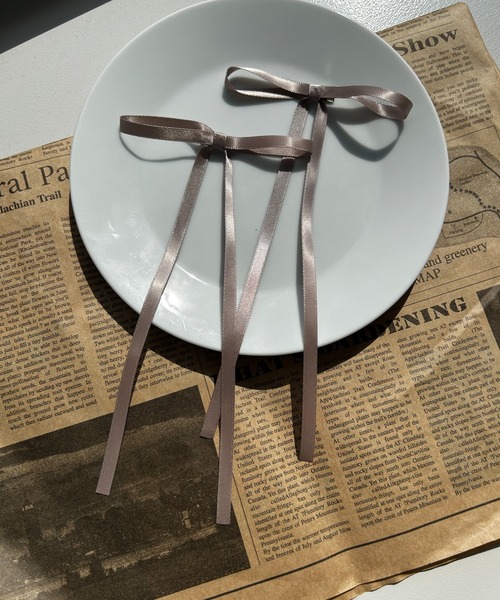 WEGO(ウィゴー)の「WEGO/【2点セット】ロングリボンヘアクリップ(バレッタ/ヘアクリップ・レディース・ブラック/ホワイト/ライトピンク/オフホワイト/ブラック系その他/ベージュ/ライトグレー・FREE)」の6枚目の写真