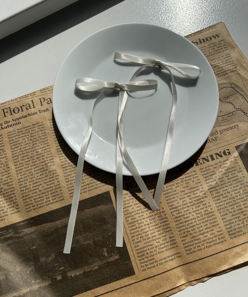 WEGO(ウィゴー)の「WEGO/【2点セット】ロングリボンヘアクリップ(バレッタ/ヘアクリップ・レディース・ブラック/ホワイト/ライトピンク/オフホワイト/ブラック系その他/ベージュ/ライトグレー・FREE)」の2枚目の写真