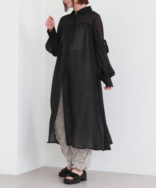 archives（アルシーヴ）の「リボンスリーブギャザーシャツワンピース（シャツワンピース・レディース・アイボリー/ブラック/グレー・MEDIUM）」の2枚目の写真