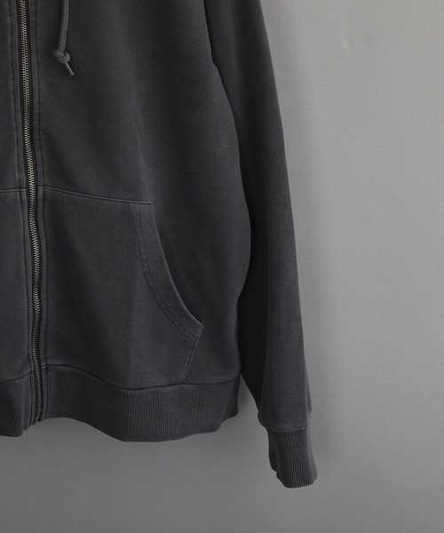 VIBGYOR（ヴィブジョー）の「ピグメント加工 裏毛スウェット ZIP-PK（パーカー・メンズ・ダークブルー/ベージュ/ブラック・LARGE/MEDIUM）」の7枚目の写真