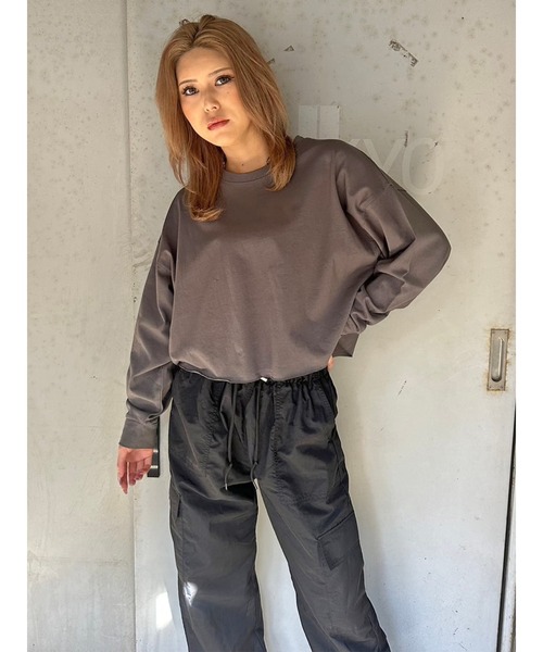 EGOIST（エゴイスト）の「オーバーサイズクロップドロンT（Tシャツ/カットソー・レディース・ベージュ/ダークグレー/ピンク/アイボリー・FREE）」の2枚目の写真