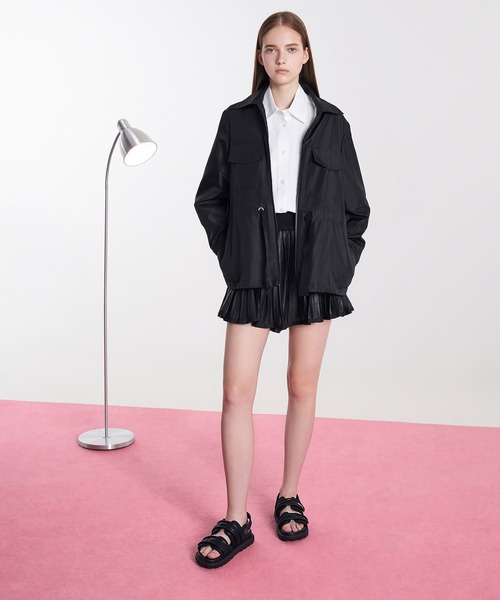 CHARLES & KEITH(チャールズ & キース)の「Romilly ロミリ パッフィーサンダル(サンダル・レディース・ブラック/ライトベージュ・24.5cm/23.5cm/23cm/22.5cm/25cm/25.5cm)」の12枚目の写真