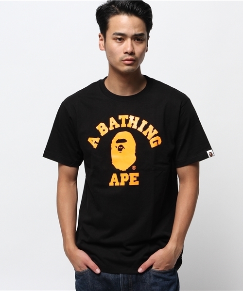 A BATHING APE（アベイシングエイプ）の「NEON COLLEGE TEE（Tシャツ/カットソー・メンズ・ホワイト系その他/ブラック系その他/ホワイト×グリーン/ブラック×グリーン/ブラック×ブルー/ホワイト×ブルー・X-LARGE/MEDIUM/LARGE/SMALL/XX-LARGE）」の4枚目の写真