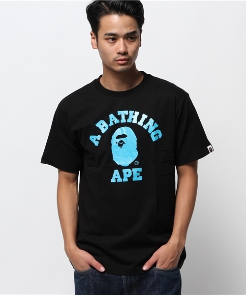 A BATHING APE（アベイシングエイプ）の「NEON COLLEGE TEE（Tシャツ/カットソー・メンズ・ホワイト系その他/ブラック系その他/ホワイト×グリーン/ブラック×グリーン/ブラック×ブルー/ホワイト×ブルー・X-LARGE/MEDIUM/LARGE/SMALL/XX-LARGE）」の5枚目の写真