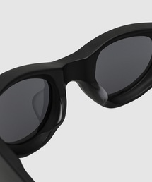 ERL（イーアールエル）の「UNISEX BRO SUNGLASSES PLASTIC（サングラス