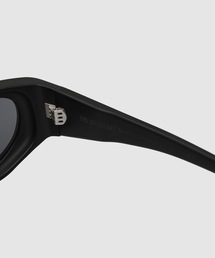 ERL（イーアールエル）の「UNISEX BRO SUNGLASSES PLASTIC（サングラス