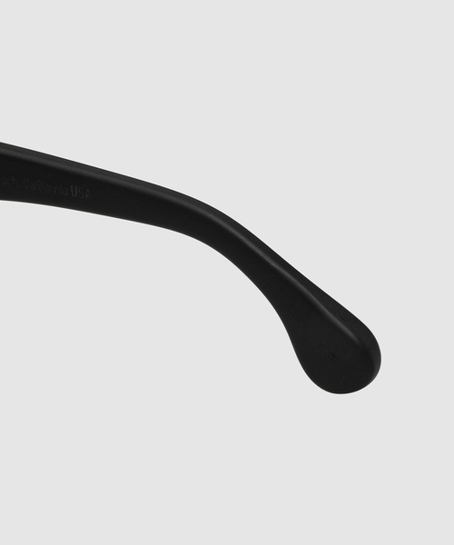 ERL（イーアールエル）の「UNISEX BRO SUNGLASSES PLASTIC（サングラス