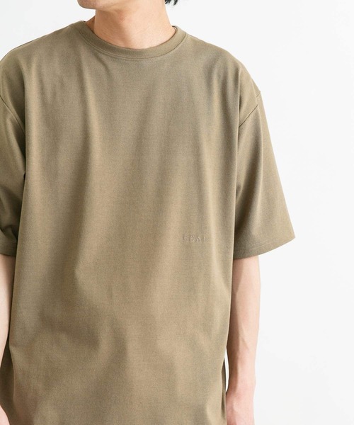 EKAL（エカル）の「エンブロイダリースモールロゴTシャツ（Tシャツ/カットソー・メンズ・ホワイト/スミクロ/ベージュ系その他・LARGE/MEDIUM）」の8枚目の写真