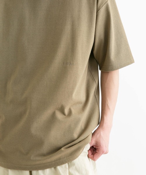 EKAL（エカル）の「エンブロイダリースモールロゴTシャツ（Tシャツ/カットソー・メンズ・ホワイト/スミクロ/ベージュ系その他・LARGE/MEDIUM）」の10枚目の写真