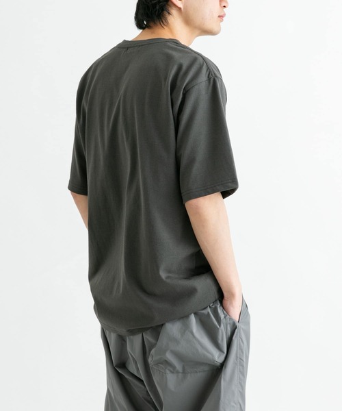 EKAL（エカル）の「エンブロイダリースモールロゴTシャツ（Tシャツ/カットソー・メンズ・ホワイト/スミクロ/ベージュ系その他・LARGE/MEDIUM）」の19枚目の写真