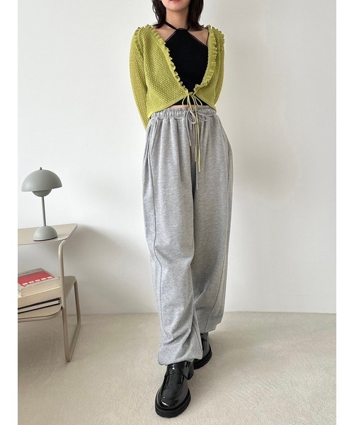 LILY BROWN（リリーブラウン）の「タックカーブスウェットパンツ