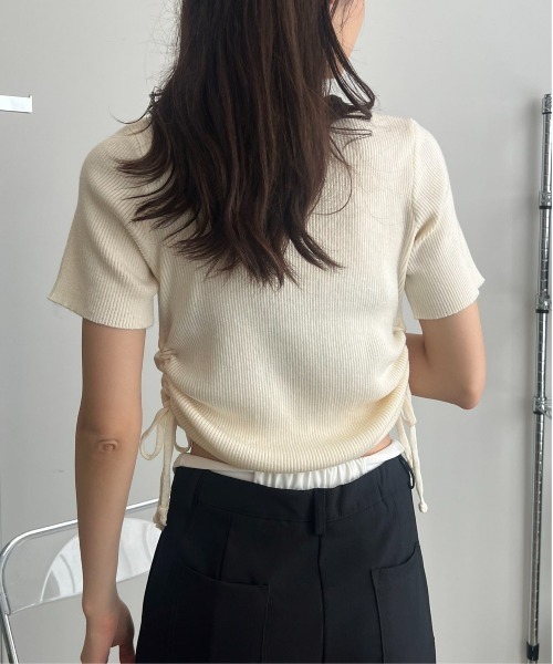 MOCOA'S(モコアズ)の「サイドドロストシャーリングトップス(Tシャツ/カットソー・レディース・ブラック/ブラック×ホワイト・FREE)」の18枚目の写真