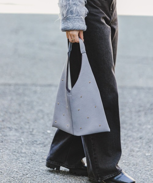 RODE SKO(ロデスコ)の「スタッズサンカクトートバッグ(トートバッグ・レディース・ブラック/ベージュ/ホワイト系その他/グレー・ONE)」の13枚目の写真